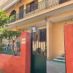דירה Fay's Vintage Boutique House *
